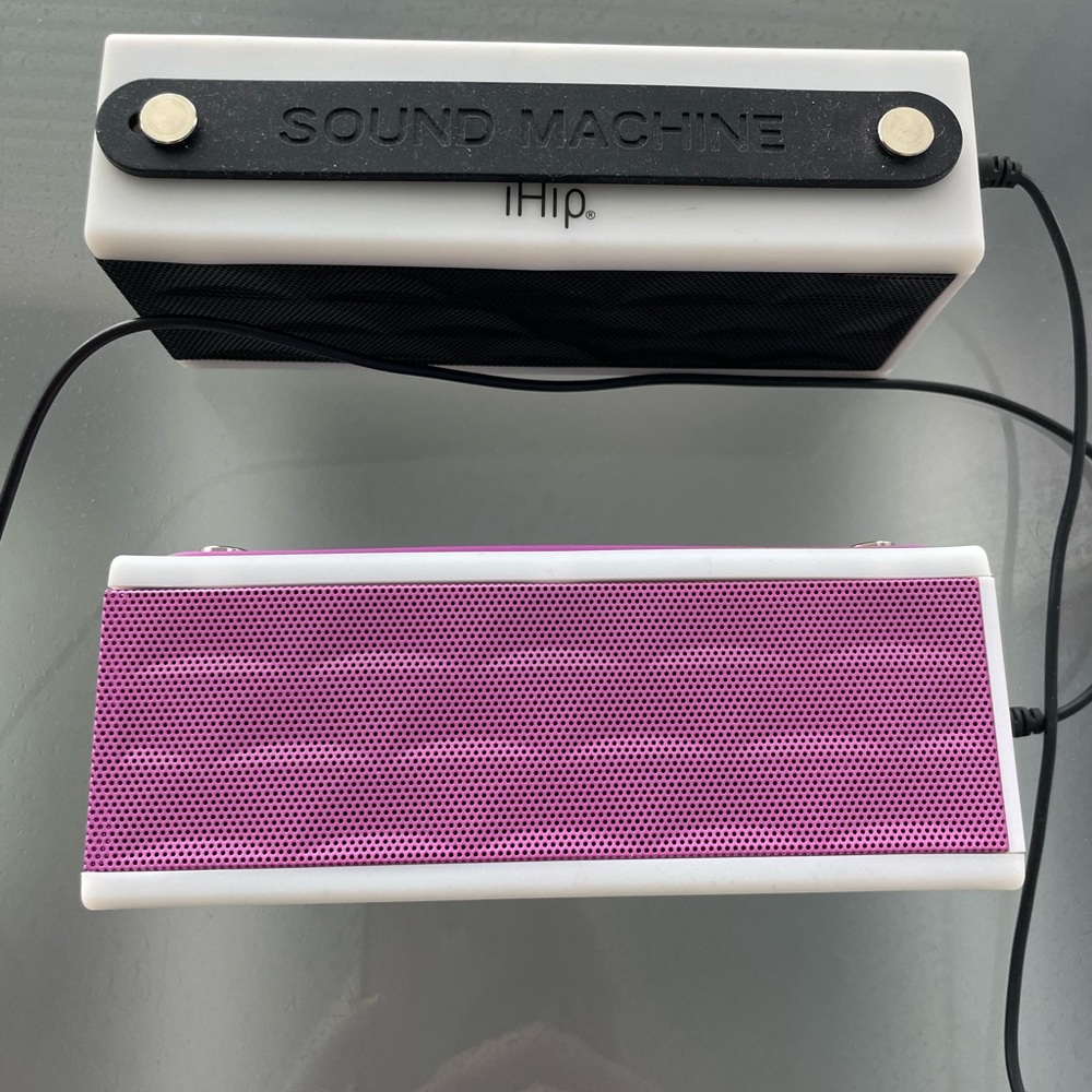 iHip Portable Speakers (2)